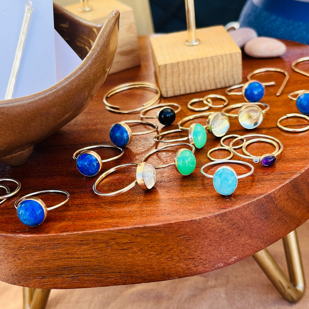 RAINBOW MOONSTONE LUZ RING