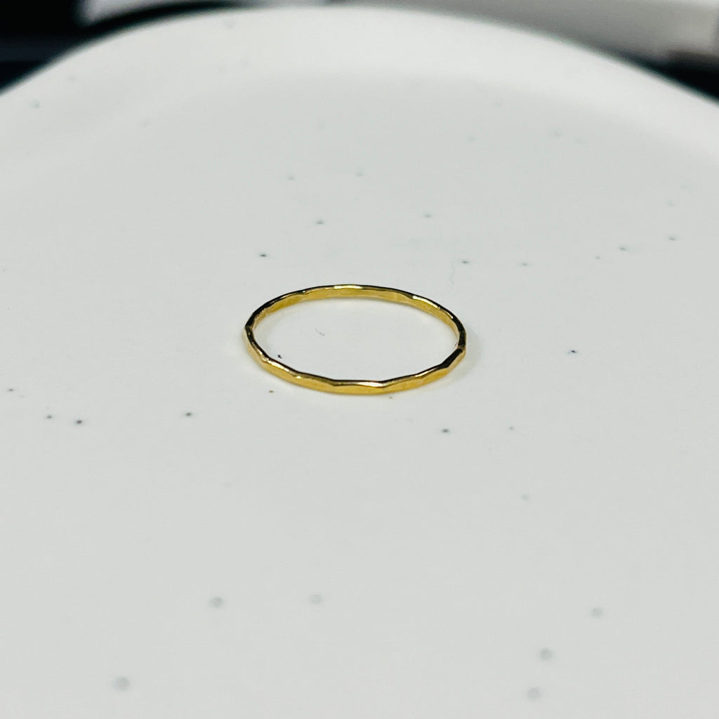 HAMMERED STACKING RING 4 ONE