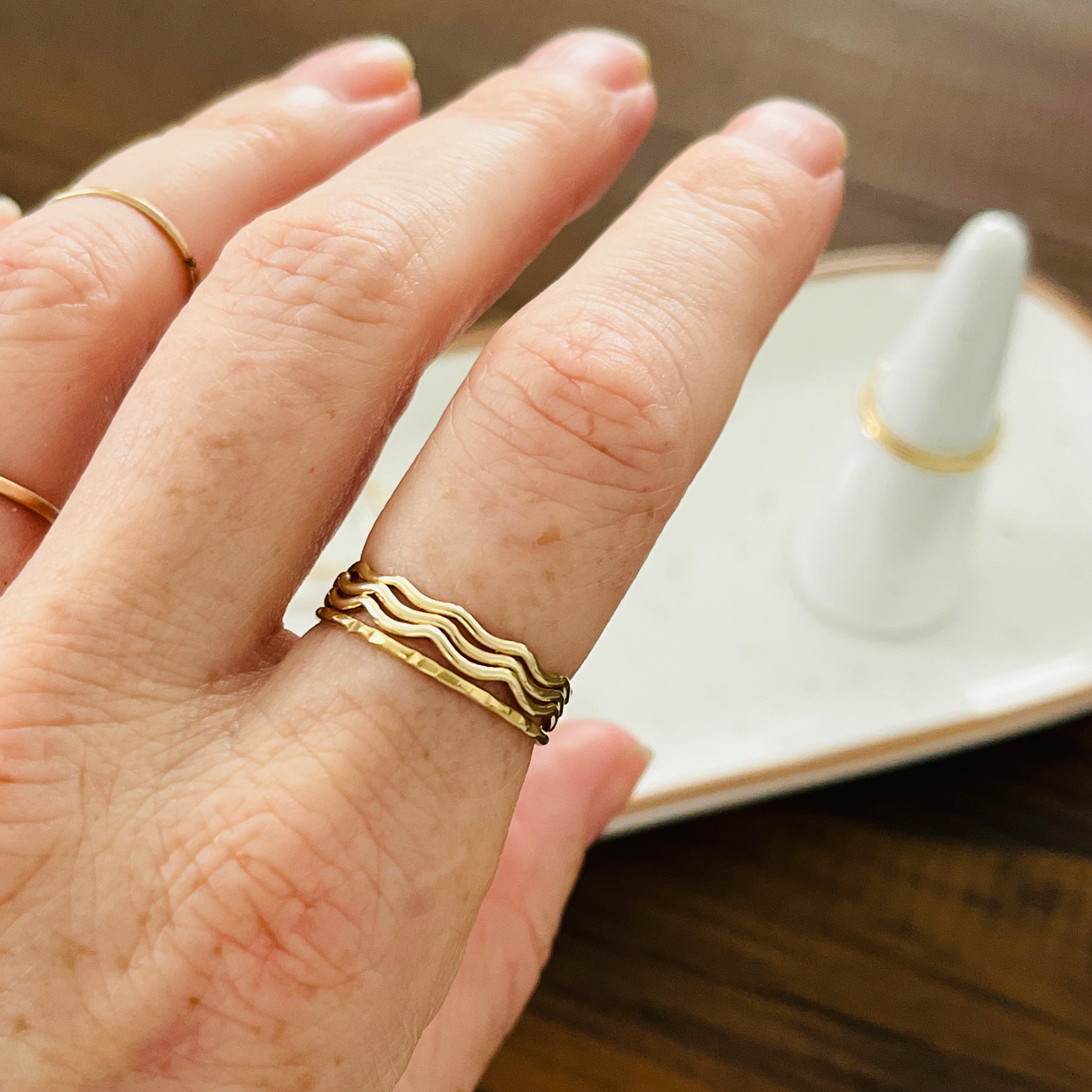 WAVE STACKING RING