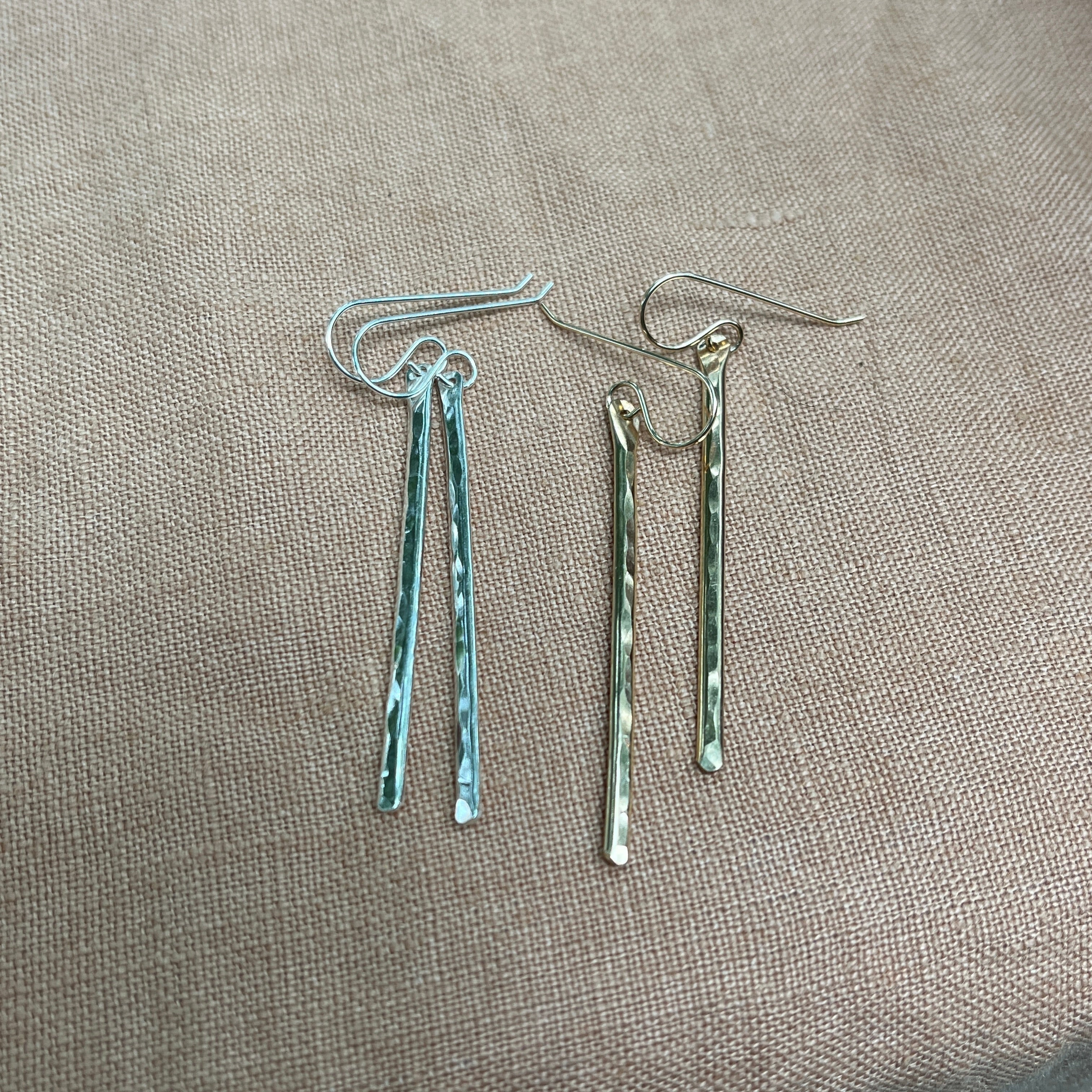 GEMME BAR EARRINGS