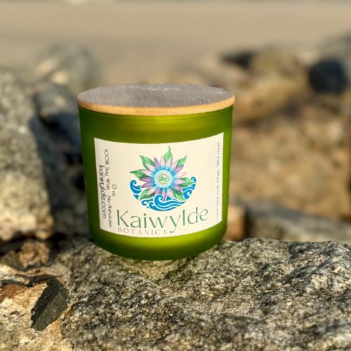 Kaiwylde Botanica 13oz Clear Jar Candle | Wooden Lid
