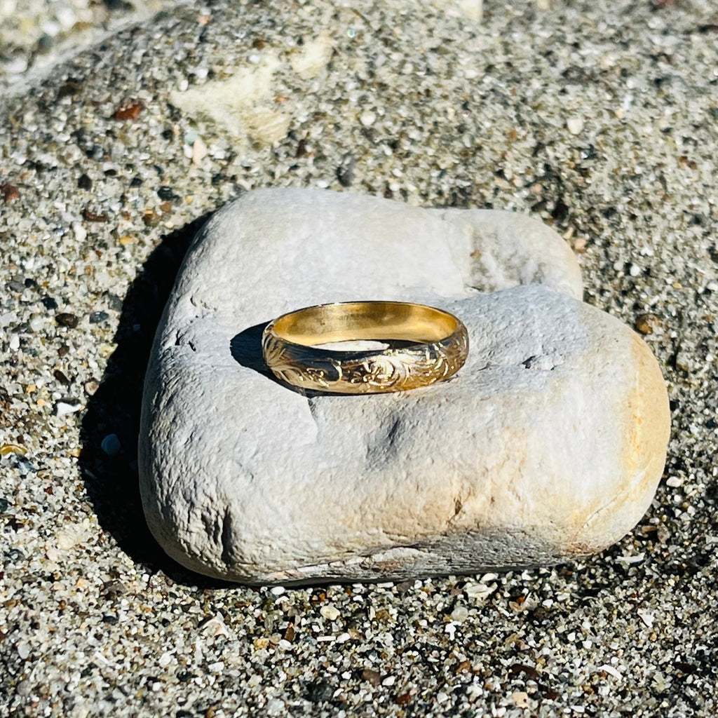 FLORAL BAND RING