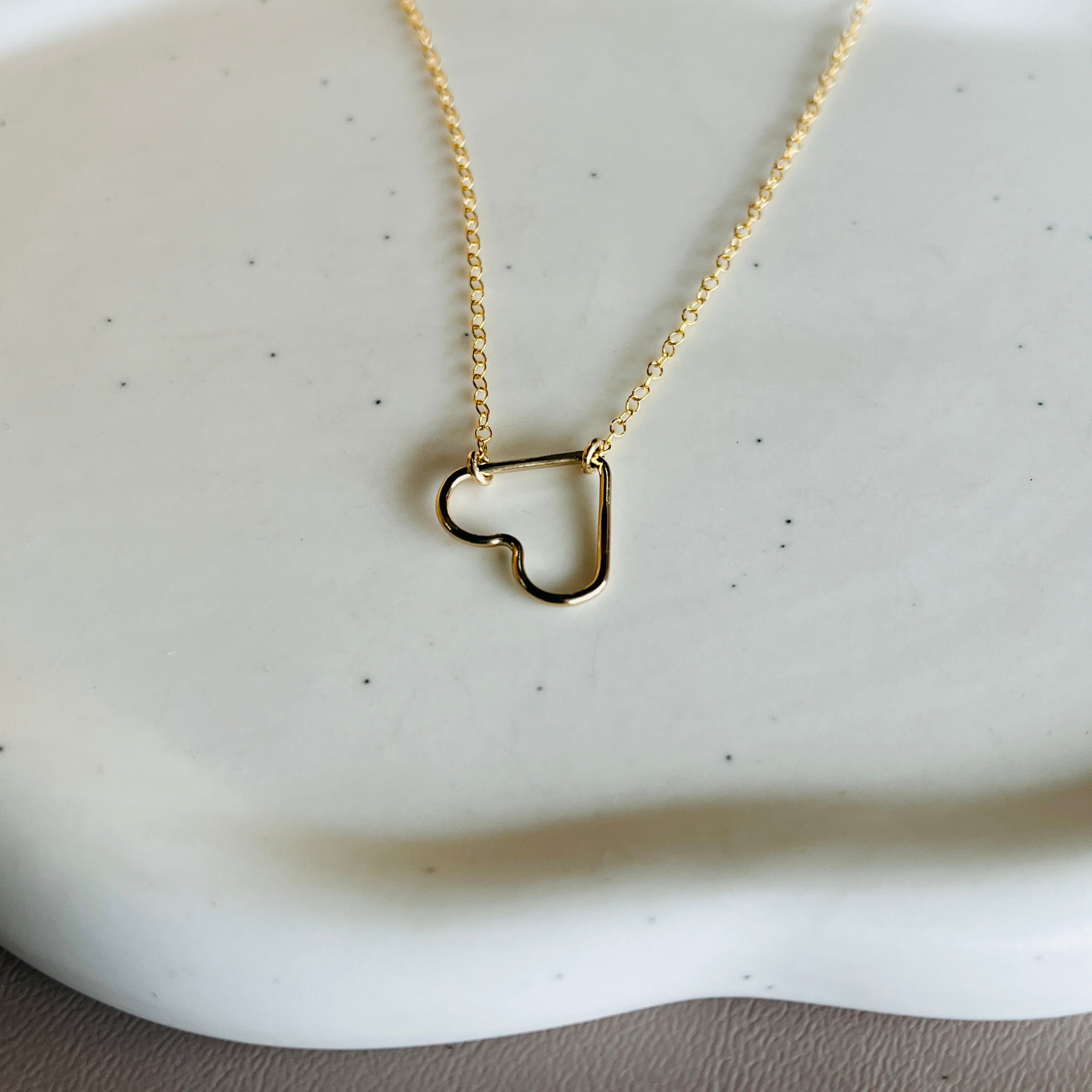 ROSA HEART NECKLACE