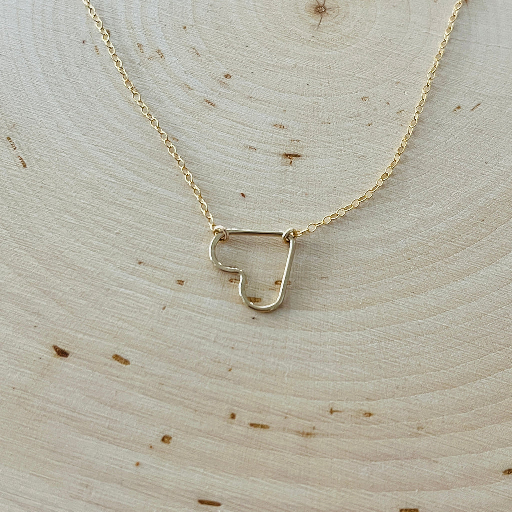 ROSA HEART NECKLACE