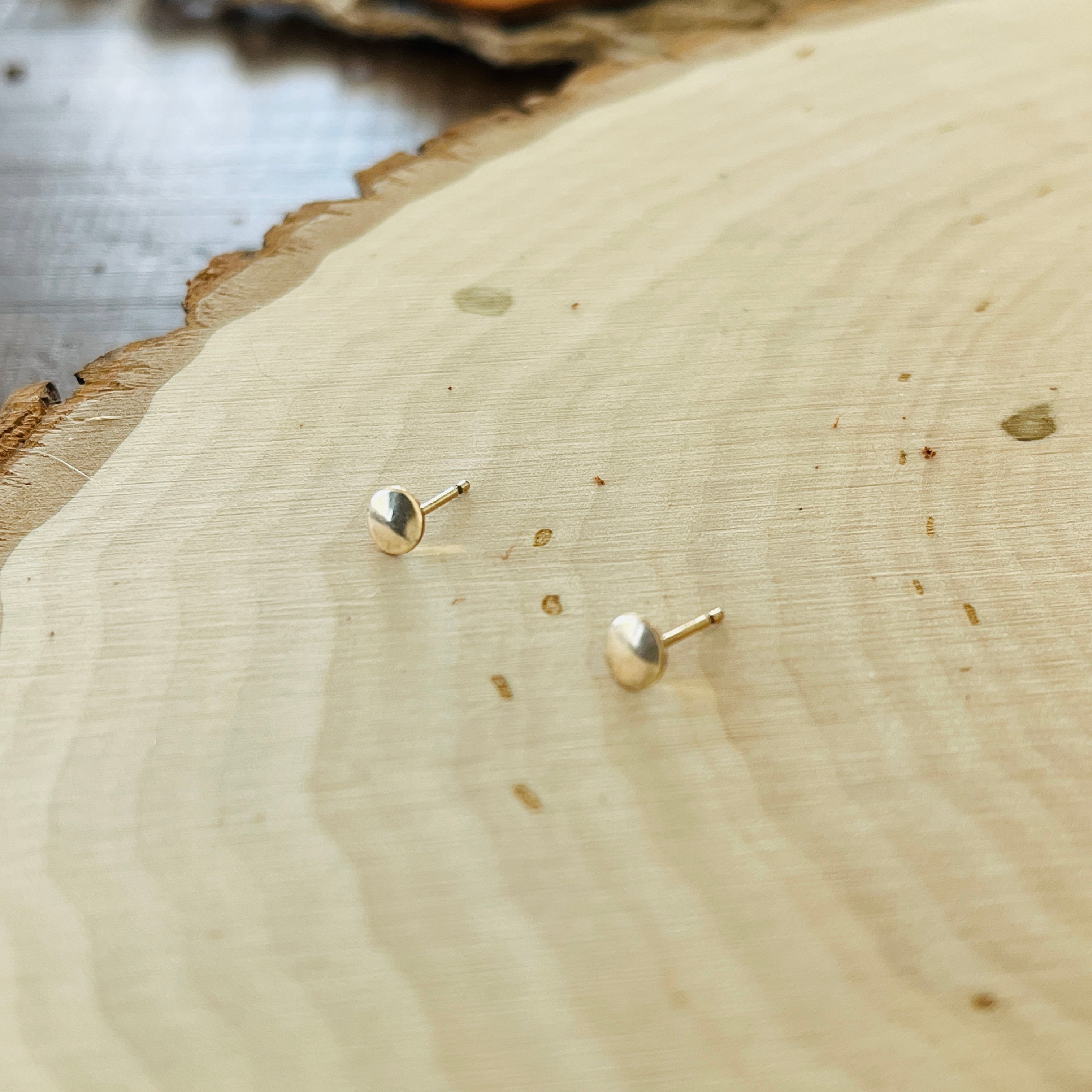 DOT STUD EARRINGS