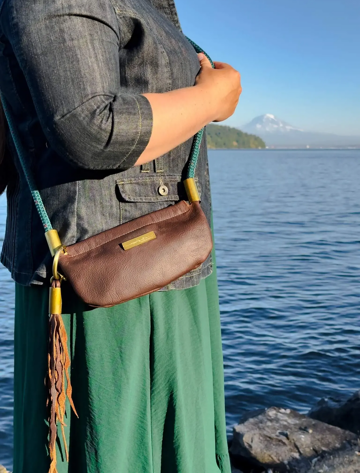Oyster Shell Bag // in Brown Leather